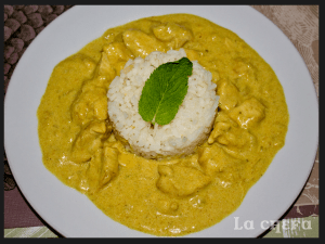 POLLO AL CURRY