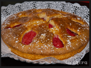 BIZCOCHO DE FRESAS Y VAINILLA