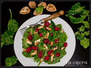 ENSALADA ESPINACAS, FRAMBUESAS Y NUECES